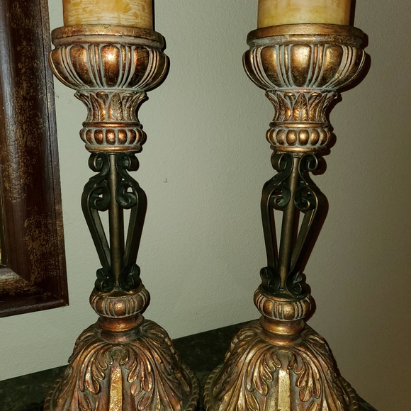 Beautiful Candlestick Set - Picture 3 of 6
